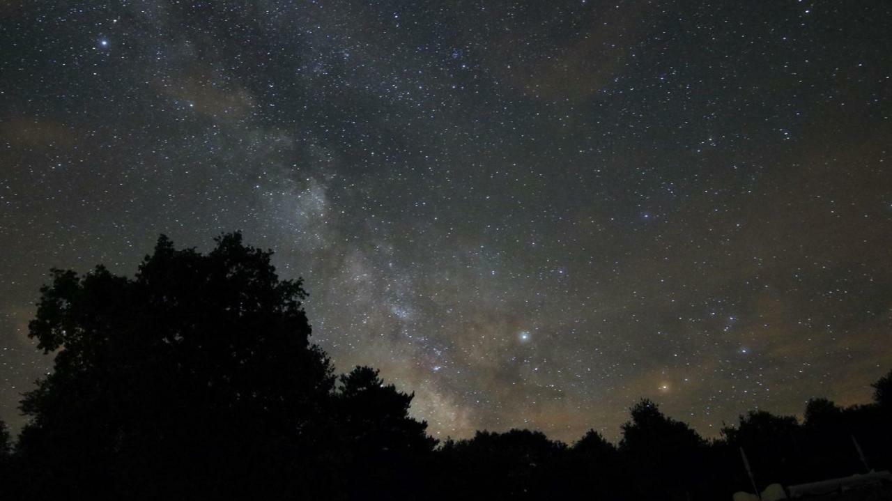 Hotel La Toile Sous Les Etoiles Charron  Exterior foto